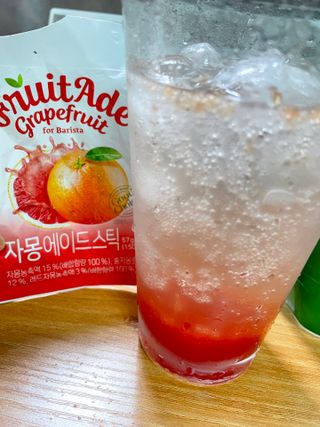 [복음자리] 바리스타 패키지 2종 랜덤발송 (딸기스무디 스틱+샤인머스캣에이드 or 망고스무디+자몽에이드) — 5점을 준 리뷰어가 2022년 7월 올린 사용 사진