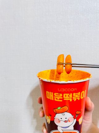 유비쿡 컵떡볶이 매운컵떡볶이2개/ 짜장컵떡볶이 2개  총 4개세트 — 4점을 준 리뷰어가 2021년 4월 올린 사용 사진