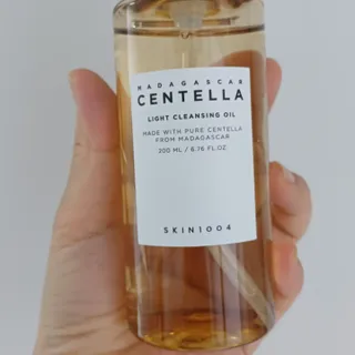 스킨1004 [SKIN1004] 마다가스카르 센텔라 라이트 클렌징 오일 200ml — 5점을 준 리뷰어가 2024년 7월 올린 사용 사진