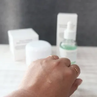 [녹산] 그린 솔루션 멀티 수분 앰플 + 그린 솔루션 멀티 수분크림 — 5점을 준 리뷰어가 2022년 10월 올린 사용 사진