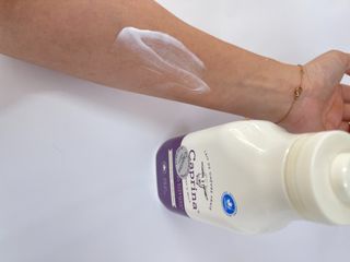 [카프리나]프레쉬 산양밀크 어메이징 바디로션 350ml (시어버터 향) — 5점을 준 리뷰어가 2023년 6월 올린 사용 사진