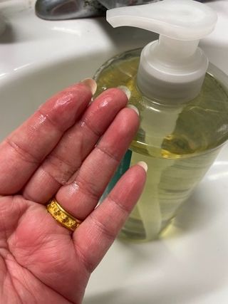 닥터시드 페퍼민트 앤 레몬 비건 비듬케어 쿨 탈모 샴푸 (1000ml) — 5점을 준 리뷰어가 2023년 8월 올린 사용 사진