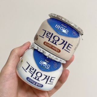 매일바이오 그릭요거트 오리지널 플레인 4개, 로스터리 커피믹스 4개 — 5점을 준 리뷰어가 2021년 12월 올린 사용 사진