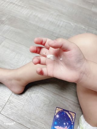 mom e 맘이 내추럴 베이비 케어 크림+바디오일 — 4점을 준 리뷰어가 2021년 1월 올린 사용 사진