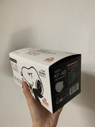 JHWORLD 스누피 마스크 정품 스누피 KF-AD 국내 비말차단 아동용 성인용 일회용 덴탈마스크 50매 — 5점을 준 리뷰어가 2021년 8월 올린 사용 사진
