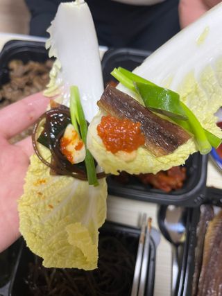 마라도푸드 포항 구룡포 햇 과메기 야채세트 마라도회식당 꽁치 — 5점을 준 리뷰어가 2023년 10월 올린 사용 사진