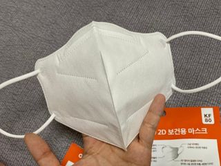 [에버그린] 2D 새부리형 KF80 중형 화이트 25매 — 5점을 준 리뷰어가 2021년 8월 올린 사용 사진