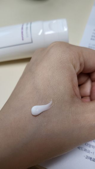 셀프 모이스처라이징 프로텍션 크림 셀프 모이스처라이징 프로텍션크림 — 3점을 준 리뷰어가 2022년 3월 올린 사용 사진