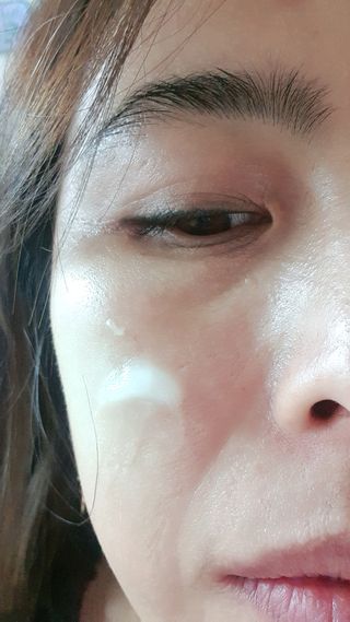 오투에니원 화이트 스완 갈락토미세스 비타민 C 워터 슬리핑 마스크 — 5점을 준 리뷰어가 2022년 12월 올린 사용 사진