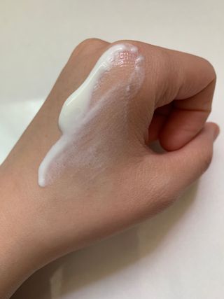 MF[스킨1004] 마다가스카르 센텔라 히알루-시카 워터핏 선세럼 50ml — 5점을 준 리뷰어가 2024년 5월 올린 사용 사진