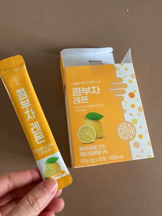 참앤들황토농원 7가지 맛! 탄산 톡톡! 스파클링! 데이앤 콤부차 7종 10포 1박스씩 ★총 7박스★ — 4점을 준 리뷰어가 2023년 3월 올린 사용 사진