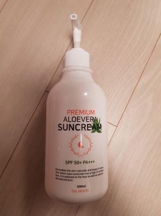 [닥터문] 프리미엄 알로에베라 선크림 500ml — 5점을 준 리뷰어가 2022년 6월 올린 사용 사진