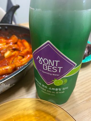몽베스트 Montbest with Sparkling water Lime20병 — 5점을 준 리뷰어가 2022년 9월 올린 사용 사진