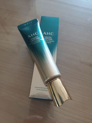 [NEW 탄력유턴 아이크림] AHC 유스 래스팅 리얼 아이크림 포 페이스 — 4점을 준 리뷰어가 2021년 2월 올린 사용 사진