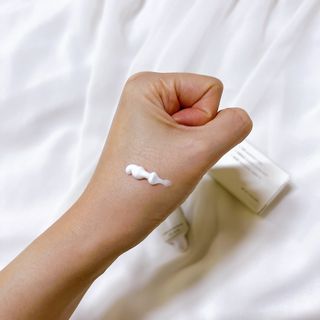러브모아 향수 고체향수 승무원 고체향수 바르는 향수 니치향수 도손 우드세이지 앤 씨솔트 — 5점을 준 리뷰어가 2022년 10월 올린 사용 사진