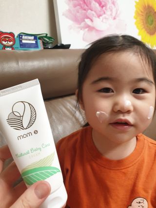 mom e 맘이 내추럴 베이비 케어 크림+바디오일 — 5점을 준 리뷰어가 2021년 1월 올린 사용 사진
