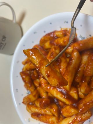 [푸딩팩토리] 떡볶이 베스트 2종_옛날 국물떡볶이 570g / 할매 기름 떡볶이  570g — 5점을 준 리뷰어가 2022년 5월 올린 사용 사진