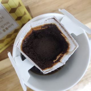(주)쟈뎅 쟈뎅 클래스 핸드 드립 커피 10P 2종_디카페인 1종+랜덤 플레이버 1종 — 5점을 준 리뷰어가 2021년 4월 올린 사용 사진