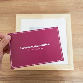 니은기억 휴대폰 속 인생샷을 담는 인생샷 액자 이태리 수입산 원목 프레임 — 5점을 준 리뷰어가 2021년 6월 올린 사용 사진