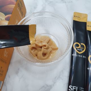 짜먹는 이지견과 짜먹는 이지아몬드, 짜먹는 이지허니피넛, 짜먹는 이지캐슈넛 각 10g X  10포 — 4.5점을 준 리뷰어가 2021년 2월 올린 사용 사진