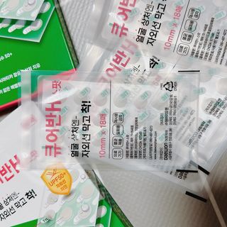 [큐어반H 스팟] 자외선 99프로 차단되는 스틱타입 스팟밴드(1팩 / 66매입) — 5점을 준 리뷰어가 2022년 11월 올린 사용 사진