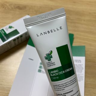 랑벨 랑바이오 블랙 시카 크림 50ml(블랙비 프로폴리스, 시카 4종, 판테놀 10 함유) — 4점을 준 리뷰어가 2022년 5월 올린 사용 사진