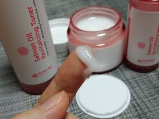 아이앤립 / EYENLIP 아이앤립 연어오일 리바이탈라이징 토너+앰플+크림 3종 세트 — 4점을 준 리뷰어가 2021년 5월 올린 사용 사진