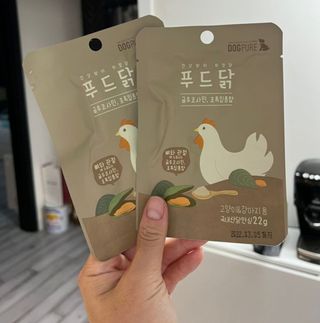 도그퓨어 푸드닭 강아지 닭고기 통살 애견간식 오리지널/차전자피/초록입홍합 — 5점을 준 리뷰어가 2021년 11월 올린 사용 사진