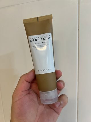 스킨1004 [SKIN1004] 마다가스카르 센텔라 앰플 폼 125ml — 5점을 준 리뷰어가 2024년 8월 올린 사용 사진