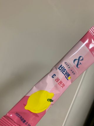 비타앤C 레몬맛, 망고맛 — 5점을 준 리뷰어가 2021년 5월 올린 사용 사진