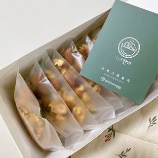 [그래한끼] 무설탕/저당 시리얼타입 수제그래놀라 (40gX10개) — 5점을 준 리뷰어가 2022년 8월 올린 사용 사진