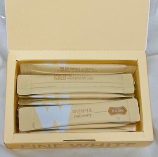 디오르 파인화이트 — 4점을 준 리뷰어가 2022년 2월 올린 사용 사진