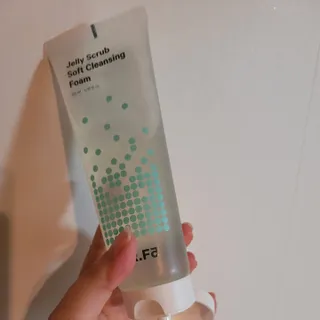 닥터에프파이브 젤리스크럽 소프트 클렌징폼 120ml — 5점을 준 리뷰어가 2022년 7월 올린 사용 사진