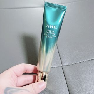 [NEW 탄력유턴 아이크림] AHC 유스 래스팅 리얼 아이크림 포 페이스 — 5점을 준 리뷰어가 2021년 2월 올린 사용 사진