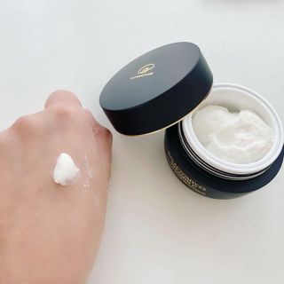 오투에니원 갈락토미세스 비타민 C 프리미엄 블랙스완 크림 50g — 3.5점을 준 리뷰어가 2023년 1월 올린 사용 사진