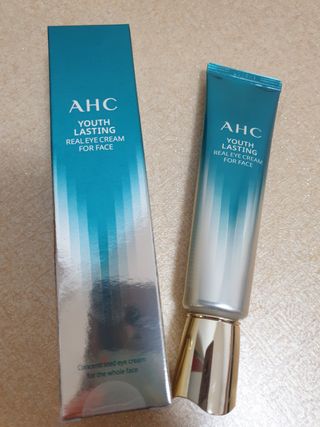 [NEW 탄력유턴 아이크림] AHC 유스 래스팅 리얼 아이크림 포 페이스 — 5점을 준 리뷰어가 2021년 2월 올린 사용 사진
