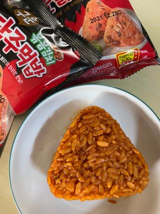 삼양냉동 [삼양] 불닭참치마요구운주먹밥+불닭볶음김치구운주먹밥 2세트구성 — 5점을 준 리뷰어가 2021년 2월 올린 사용 사진