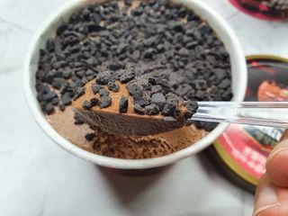 롯데제과 본젤라또 비스킷&바닐라카라멜바, 본젤라또 베리쇼콜라컵 — 4점을 준 리뷰어가 2021년 11월 올린 사용 사진