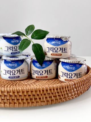 매일바이오 그릭요거트 오리지널 플레인 4개, 로스터리 커피믹스 4개 — 5점을 준 리뷰어가 2021년 12월 올린 사용 사진