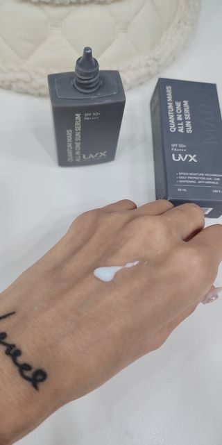 UVX 퀀텀 마스 올인원 선세럼 — 5점을 준 리뷰어가 2023년 12월 올린 사용 사진