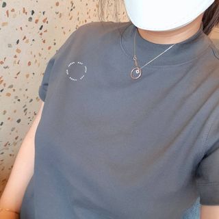 로서울 High Neck T-Shirt Navy, Gray — 5점을 준 리뷰어가 2021년 5월 올린 사용 사진