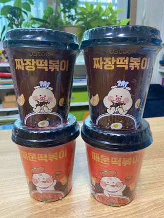 유비쿡 컵떡볶이 매운컵떡볶이2개/ 짜장컵떡볶이 2개  총 4개세트 — 5점을 준 리뷰어가 2021년 7월 올린 사용 사진
