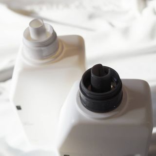 [생활공작소] 섬유유연제 + 세탁세제 1.5L 릴리향 — 5점을 준 리뷰어가 2021년 2월 올린 사용 사진