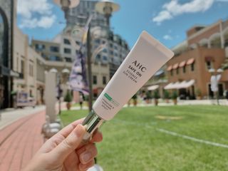 [AHC] 세이프온 에센스 선크림 올리브영 스페셜 증정 기획세트 — 5점을 준 리뷰어가 2022년 6월 올린 사용 사진