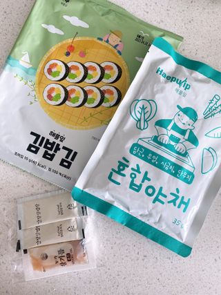 해풀잎 누구나 김밥*1ea [(혼합야채 35g *1ea,  김밥김 (5g, 5ea),  양념간장 (6g, 5ea), 참기름(5g, 2ea)] — 5점을 준 리뷰어가 2022년 7월 올린 사용 사진