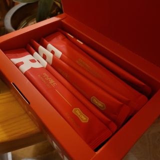 디오르 버닝레드 — 5점을 준 리뷰어가 2022년 2월 올린 사용 사진