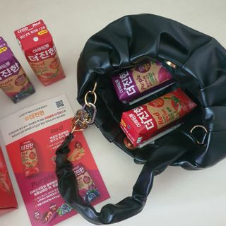 [롯데칠성] 야채듬뿍 더'진한 [롯데칠성] 야채는 이제 COLORFULL! 야채듬뿍  더 진한 레드 4개 +퍼플 4개 (총 8개) — 5점을 준 리뷰어가 2023년 6월 올린 사용 사진