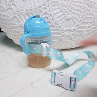 유비맘 젖병 빨대컵 다용도 홀더 1+1 _ 컬러 랜덤 발송 — 3.5점을 준 리뷰어가 2020년 12월 올린 사용 사진