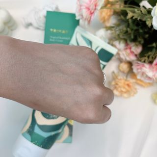 트리마이 주름개선 기능성의 퍼퓸 바디케어, 힐링 베리어 바디크림 3종 택1 — 5점을 준 리뷰어가 2022년 9월 올린 사용 사진