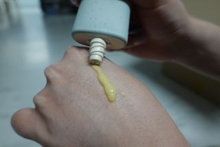 [후르디아] 끈적임 없는 착한성분 비건  핸드크림 3종 — 5점을 준 리뷰어가 2022년 9월 올린 사용 사진